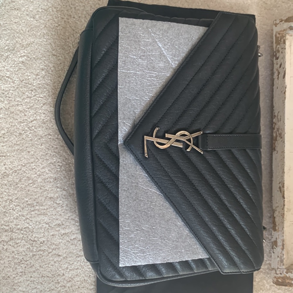 College large YSL ♥️Authenticity Card included♥️ - Picture 14 of 17